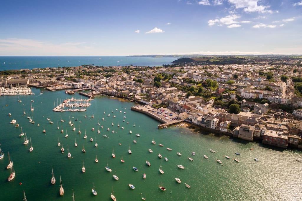 The Nest, Central Falmouth, 10 Mins To The Beaches And Off Street Parking Exterior photo